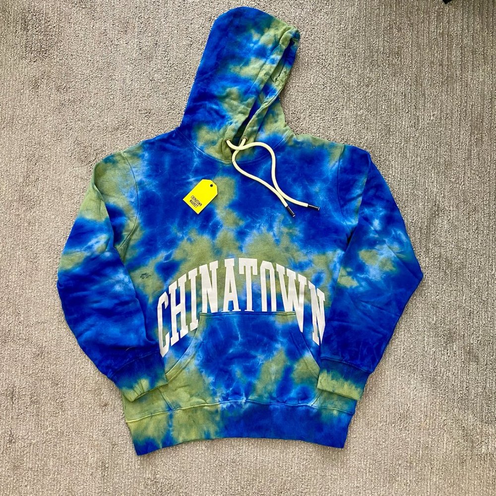 Tie Dye 3M Reflective Logo Hoodie Chinatown Market Blue